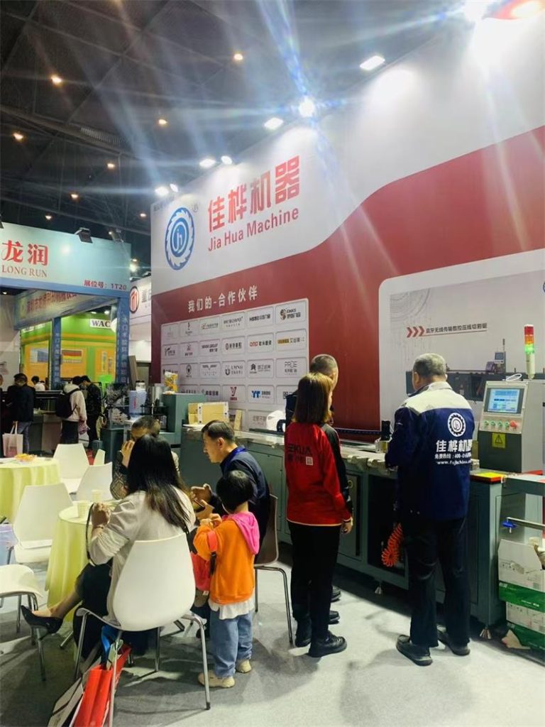 High Efficiency Aluminum Profile Processing Equipment Aluminum Profile Cutting Machine Copy Milling and Corner Crimping Solutions 03