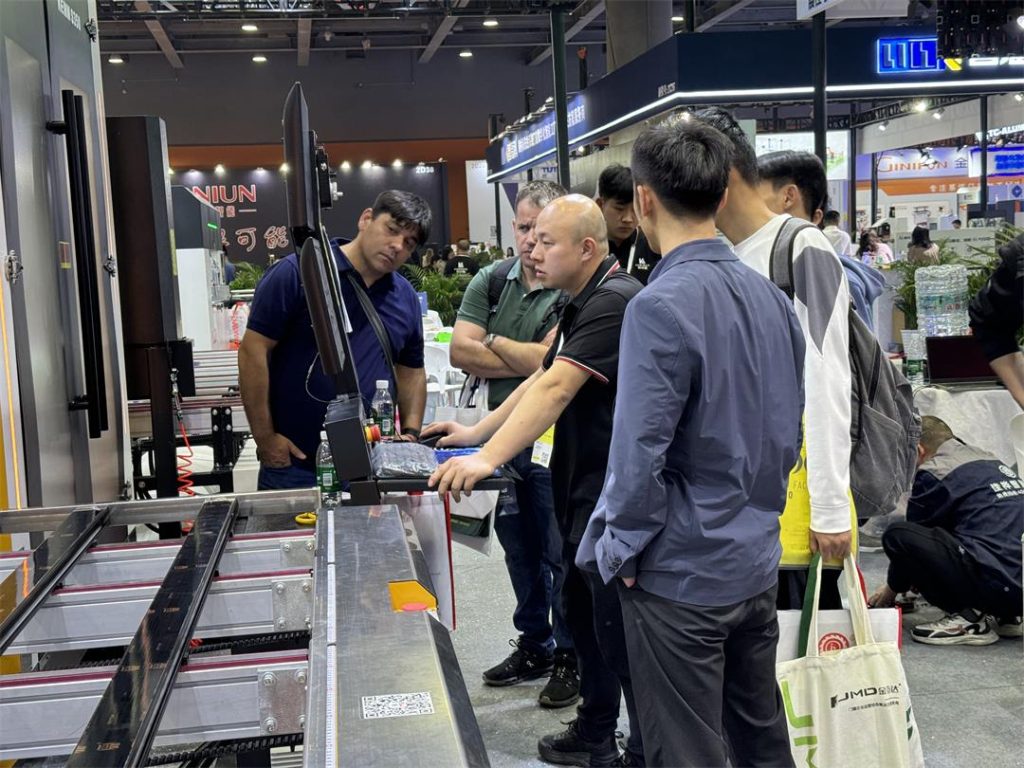 KEMM S350 Smart Five Channel Aluminum Profile Machining Center Production Efficiency by 3x 05